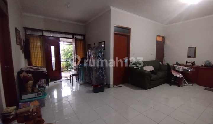 Rumah 3 Lantai Bagus dan Kokoh SHM di Arcamanik