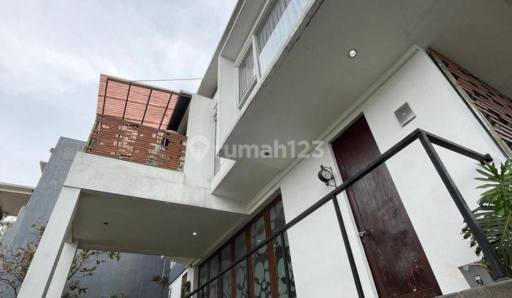 Disewakan Rumah Resort Townhouse Di Awiligar Raya 1
