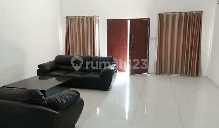 Nice House with Swimming Pool in Arcamanik