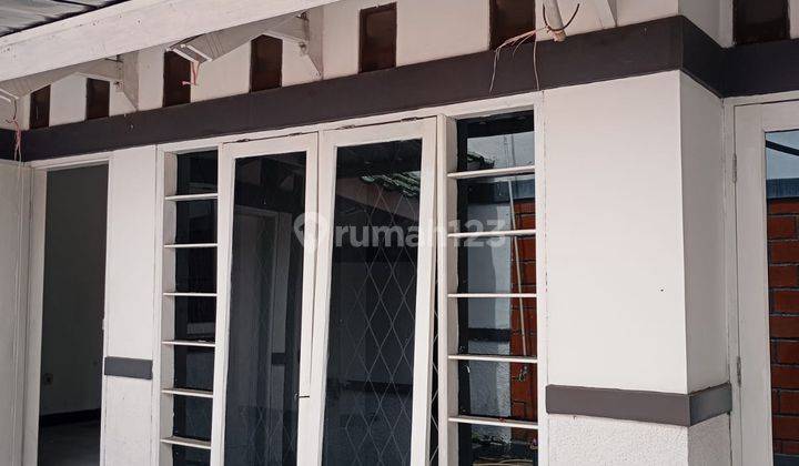 Disewakan Rumah 5 Kamar Tidur Di Perumahan Antapani 1