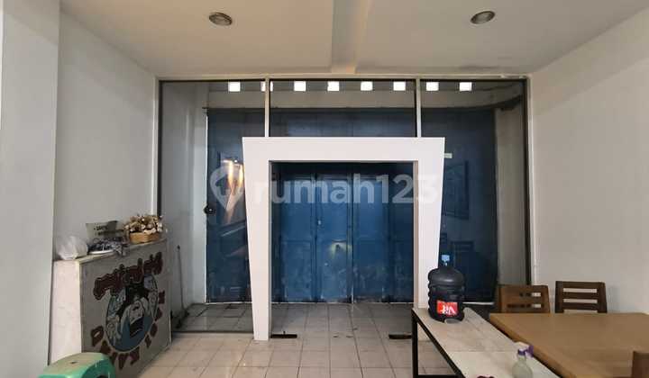 Good Shop House Strategic Location On Main Road Moch Toha 2