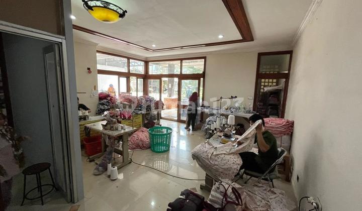 Dijual Rumah Ex Kantor Bagus di Cipaganti SHM