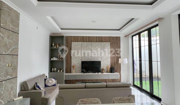 Rumah 3 Lantai Full Furnished di Lembang