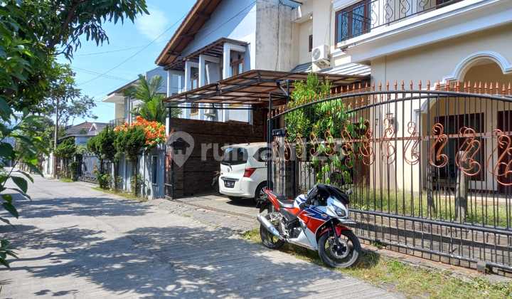 Rumah Luxury 2 Lantai Di Komplek Antapani