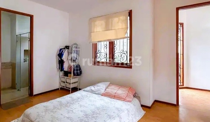 Rumah Komplek Eksklusif Menteng Bintaro Jaya Semi Furnished