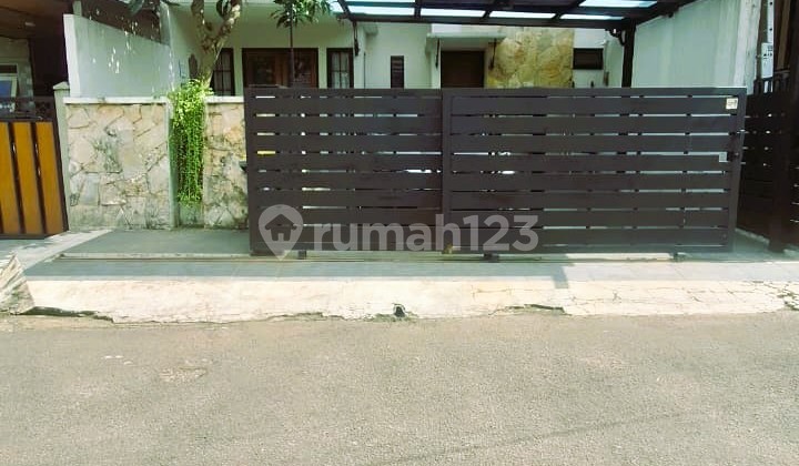 Rumah Cantik BSD City Dekat Pintu Tol BSD Semi Furnished