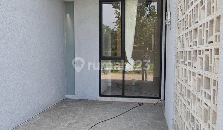 Rumah Modern Tropis Dekat Rawamangun  2