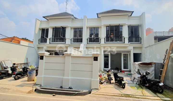 Rumah American Classic Di Cempaka Putih Tengah 1
