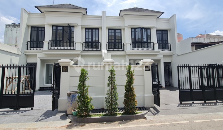 Rumah American Classic Di Cempaka Putih Tengah 2