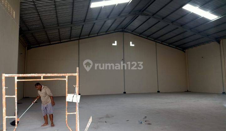 Gudang siap pakai bangunan baru jalan cor lebar 16 an meter bisa dilewati tronton akses ke tol dekat letak strategis 4