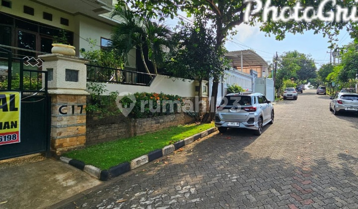 Rumah Butuh Renovasi Bebas Banjir ,aman,asri .one Gate. 2