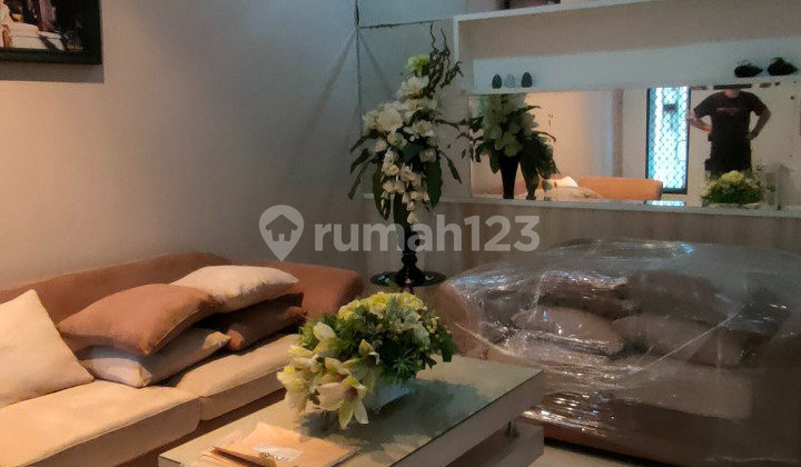 For Immediate Sale House In Kebun Jeruk, West Jakarta 2