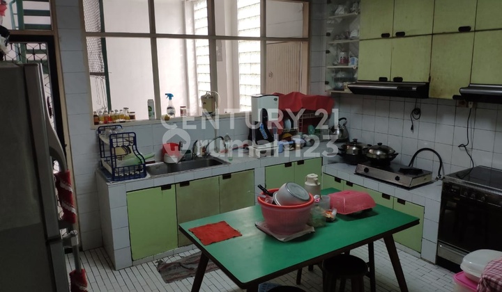 FOR SALE 4.5-STORY SHOPHOUSE IN BLANDONGAN, WEST JAKARTA 2