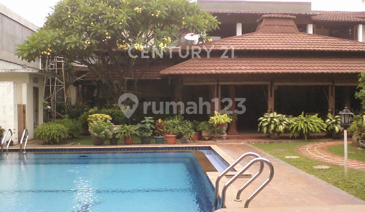 A House With A Large Yard On Jl.Panjang Kebon Jeruk West Jakarta 2