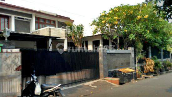 Rumah Dengan Pekarangan Luas Di Jl.Panjang Kebon Jeruk Jak-bar Rumah Dengan Pekarangan Luas Di Jl.Panjang Kebon Jeruk Jak-bar