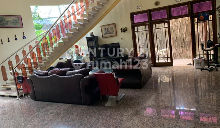 Rumah Panjang Jembatan Lima Di Jalan Utama