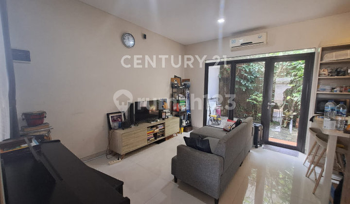 House in a Quiet and Cool Neighborhood in Sawangan. House in a Quiet and Cool Neighborhood in Sawangan.