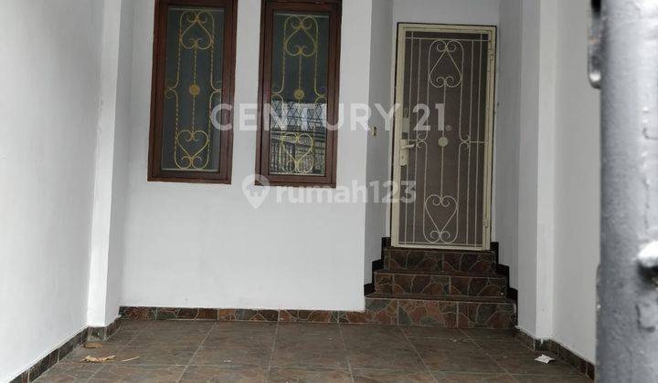 Dijual Murah Rumah 2 1/2 Lantai Di Makaliwe  1