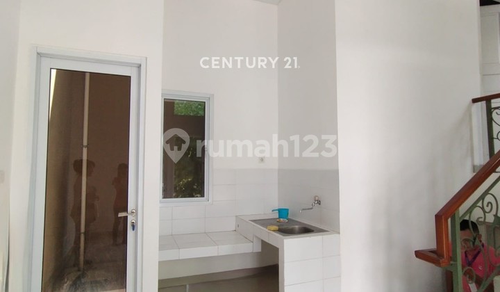 Affordable and Nice Ready-to-Occupy House in Karelia Village Paramount Serpong 2