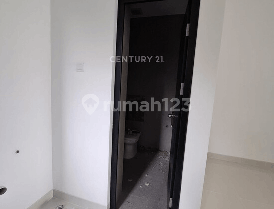 Hampton Avenue Shop House in Manhattan District, Gading Serpong Hook 2