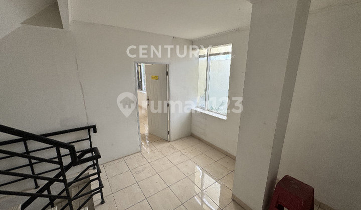 Ruko Hook for Rent in Ruko Complex, Kalideres, West Jakarta 2