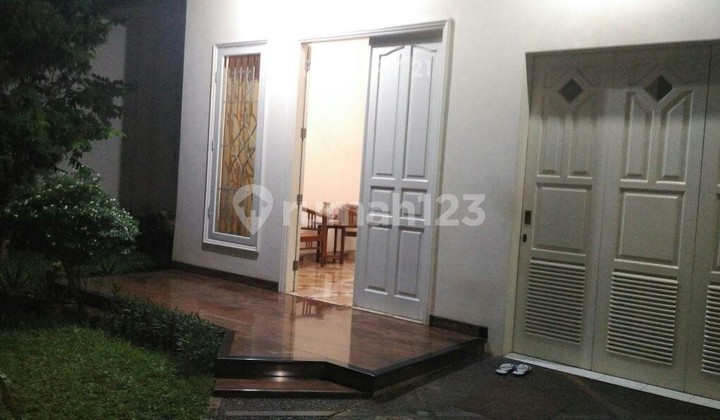 Cool and Luxurious House Mpr Iii South Jakarta