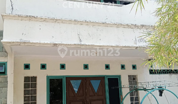Rumah Hoek Depan Taman Hadap Selatan Barat 2 Lantai 2