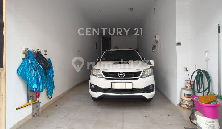 Rumah Lengkap di Pusat Kota Cukup untuk Keluarga Rumah Lengkap di Pusat Kota Cukup untuk Keluarga