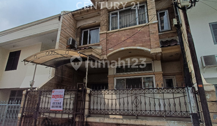 Rumah Komplek Bandengan Selatan Strategis Dekat Tol