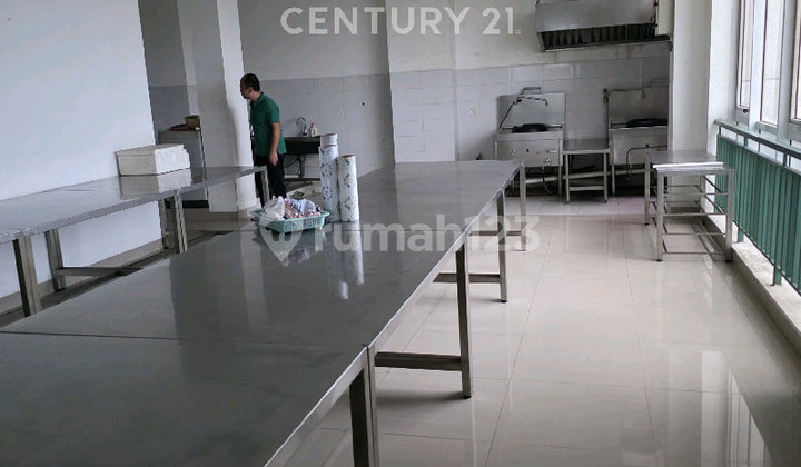 FOR SALE 3-UNIT TOWNHOUSE CORNER LA RIVIERA PIK 2 STRATEGIC LOCATION 2