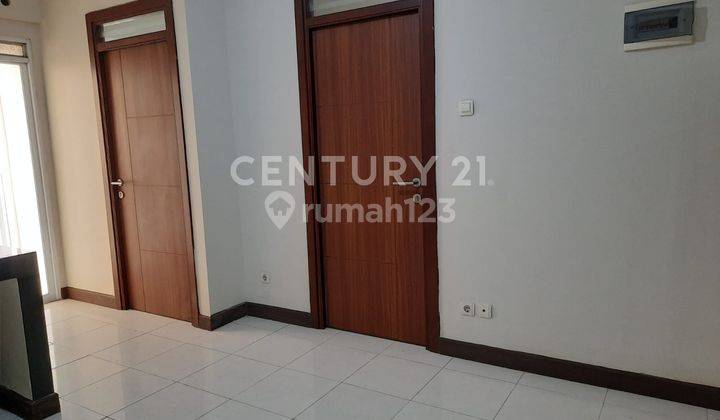 Pluit Sea View Apartment 2BR Low Floor Pool And Sea View 2