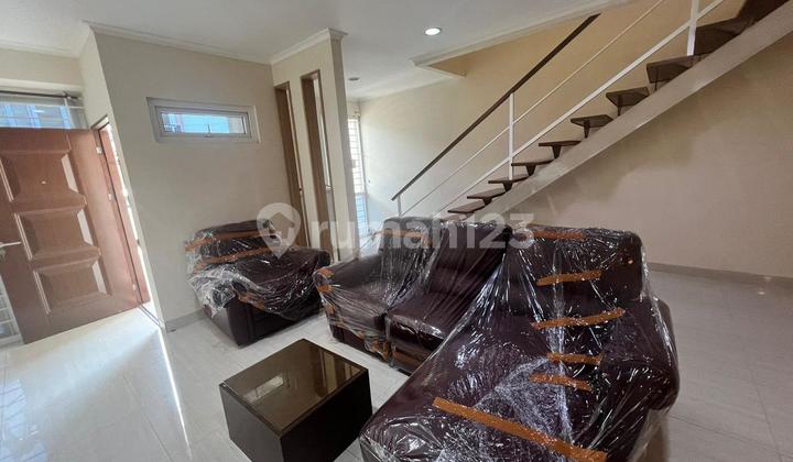 Dijual Rumah Green Court Kondisi Rapih, Terawat , Full Furnished , Jakarta Barat 2