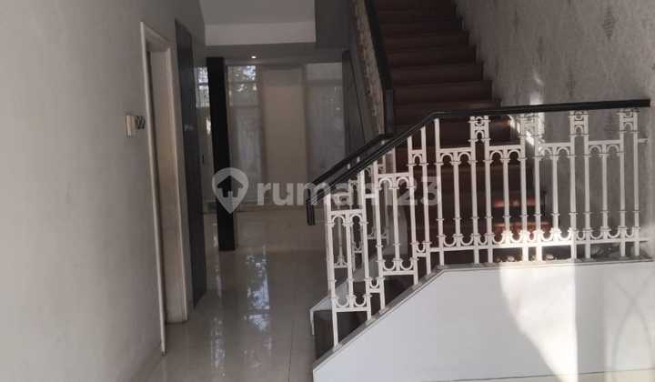 Disewakan Rumah PIK Mediterania Resort Semi Furnished, Jakarta Utara 2