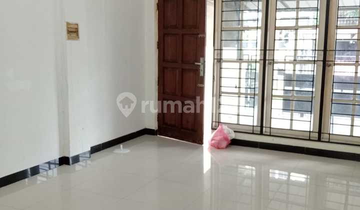 Disewakan Rumah Taman Alfa Luas Tanah 144 M2 di Jakarta Barat