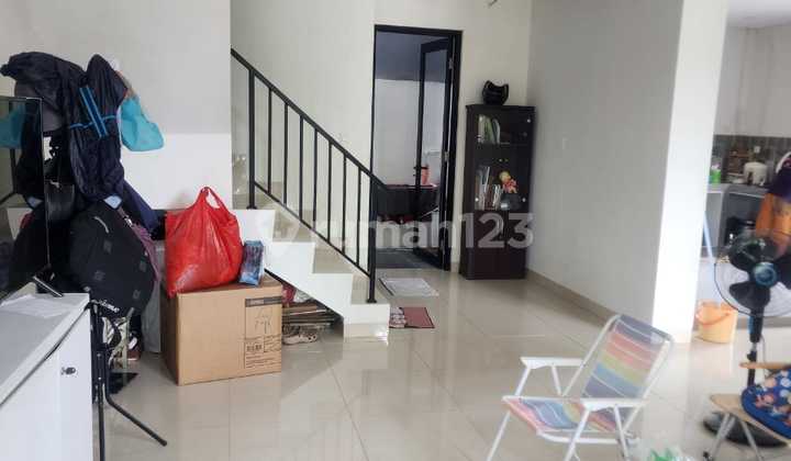 Disewakan Rumah Royal Palm, Taman Surya Semi Furnished di Jakarta Barat Disewakan Rumah Royal Palm, Taman Surya Semi Furnished di Jakarta Barat