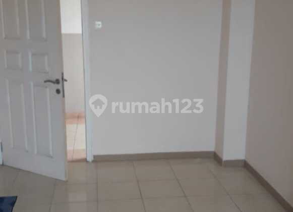 Cheap Sale City Resort Apartment 55 M2, Neatly Maintained, West Jakarta 2