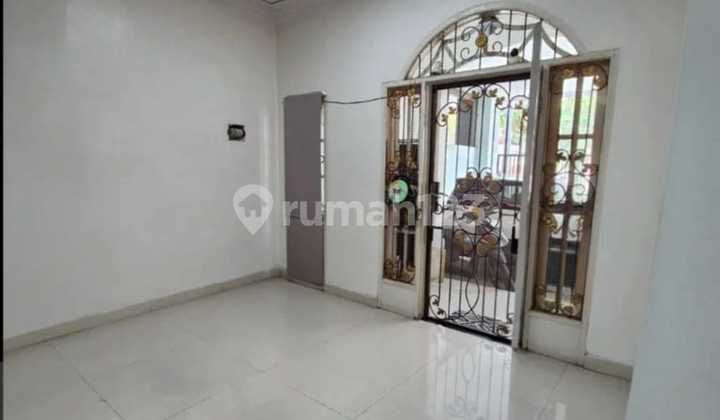 Dijual Rumah City Resort Cluster Malibu 2,5 Lantai di Jakarta Barat