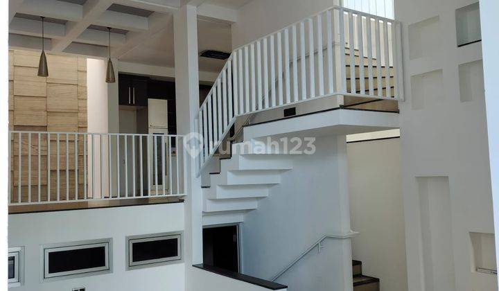 Minimalis House 3 Lantai lt135 lb200 petukangan Jaksel 0823 2