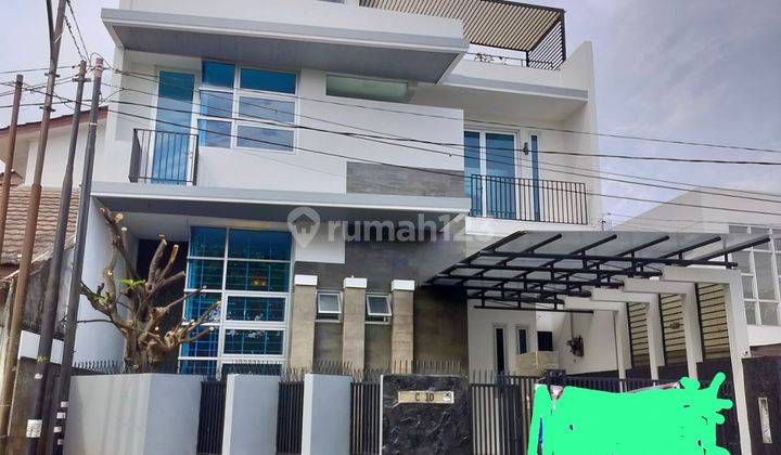 Minimalis House 3 Lantai lt135 lb200 petukangan Jaksel 0823 1