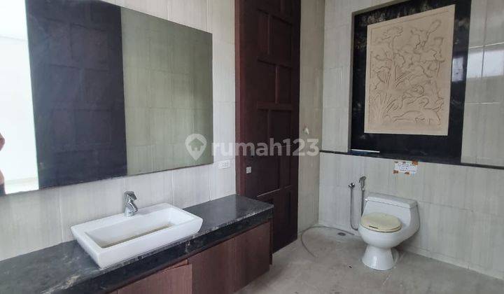 Rumah 3lt di Menteng Jakarta Pusat Lt 750 Lb1000 6kt 5km 8.24 2