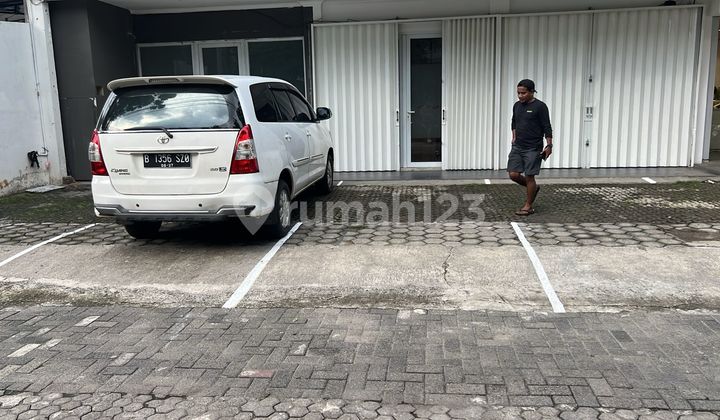 Disewakan Ruko Bagus diGandaria, Jakarta Selatan 4x20m,/Dmn-1.25