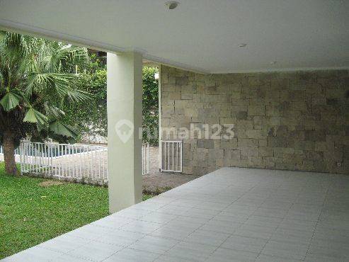 House Rent At Complex Pejaten Building370 M2 Land 972 8.24 1