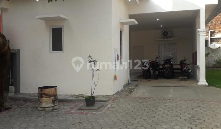 Di Jual Rumah dengan Parkir Luas SHM Siap Huni di Hj. Nawi //2025 2