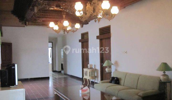 Rumah Semi Furnished SHM di Menteng Jakarta Pusat 12.24 1