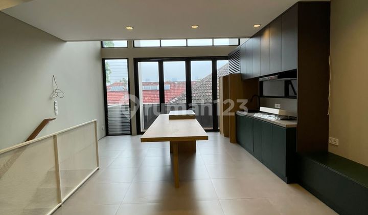 DiSewakan Rumah Baru jadi Di Kemang LT:107/LB:225/ KT4/alf_10.25 DiSewakan Rumah Baru jadi Di Kemang LT:107/LB:225/ KT4/alf_10.25