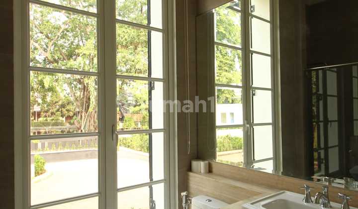 For Rent Rumah Di Cipete Jakarta selatan Bagus KT:4/KM:4 //07.25 2