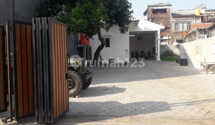 Di Jual Rumah dengan Parkir Luas SHM Siap Huni di Hj. Nawi //2025