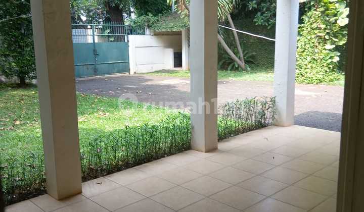 For Rent: House in Kemang, South Jakarta, Land Area 1800 m2 // 09.25