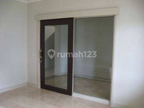 Rumah 2 Lantai Bagus Semi Furnished SHM di Kemang Timur, Jakarta Selatan 2