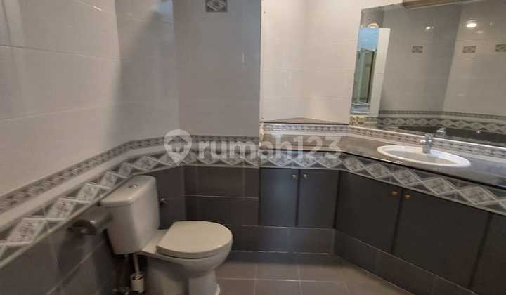Rumah Terenovasi Semi Furnished Pondok Indah, Jakarta Selatan Type 4KT 09.25 2